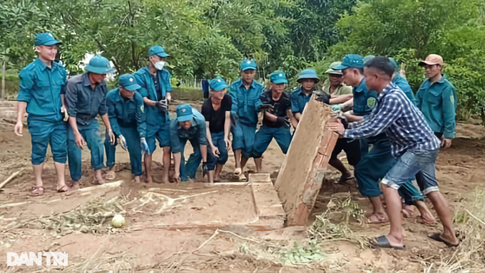 Lũ lụt tàn phá bản làng, huyện nghèo cầu cứu