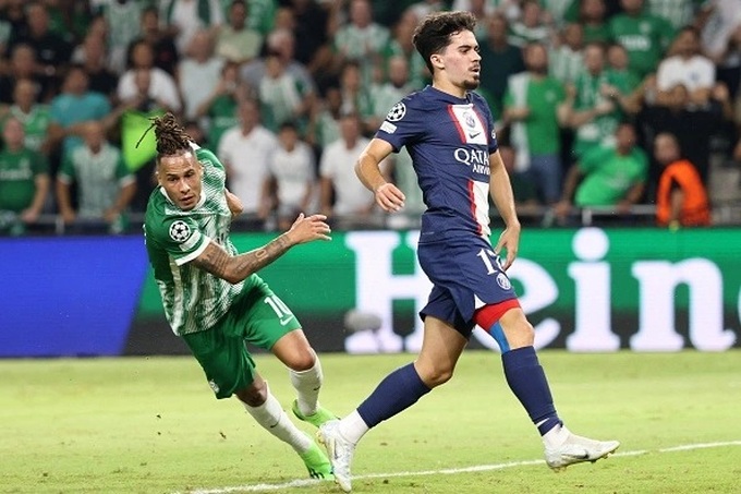 Messi tỏa sáng giúp PSG chiến thắng, Juventus lâm nguy vì thua Benfica