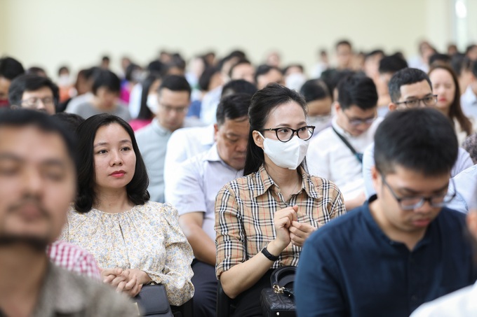 Giám đốc ĐH Quốc gia Hà Nội đối thoại với hơn 200 nhà khoa học trẻ - 3