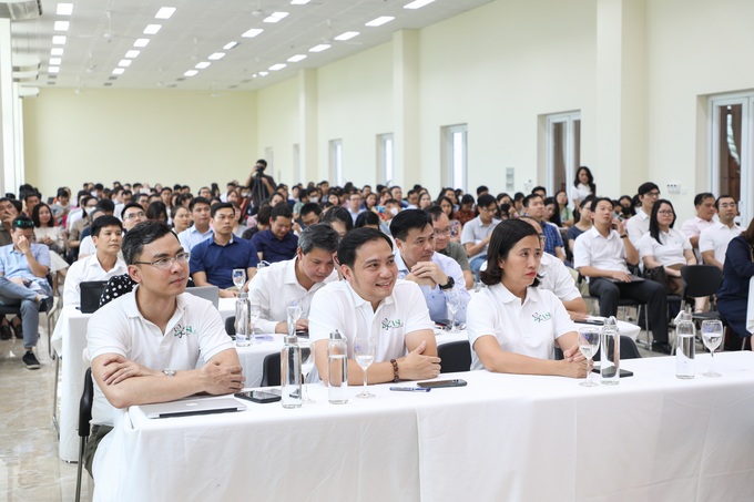Giám đốc ĐH Quốc gia Hà Nội đối thoại với hơn 200 nhà khoa học trẻ - 5