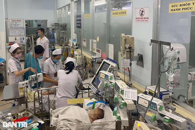 TPHCM: Bé 5 tuổi tử vong nghi do mắc tay chân miệng độ 4 - 1 TPHCM: Bé 5 tuổi tử vong nghi do mắc tay chân miệng độ 4 - 1