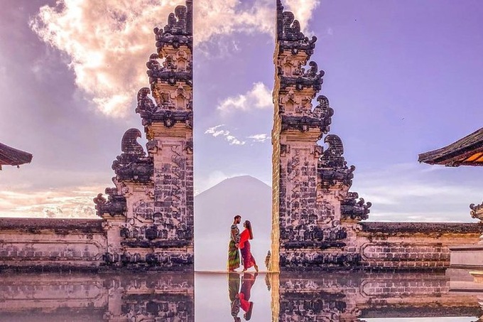 Xếp hàng 4 tiếng để được chụp hình sống ảo ở cổng thiên đường Bali - 2
