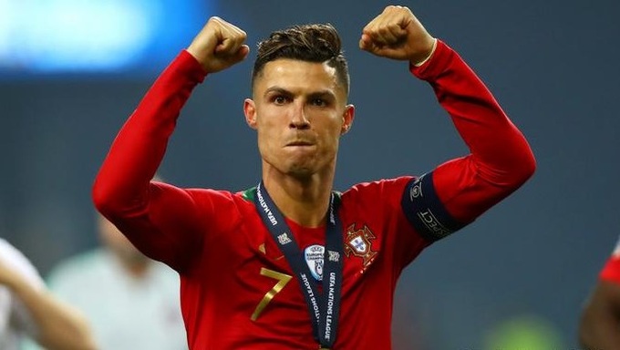 C.Ronaldo nhận giải thưởng đặc biệt, tuyên bố dự Euro 2024 - 2