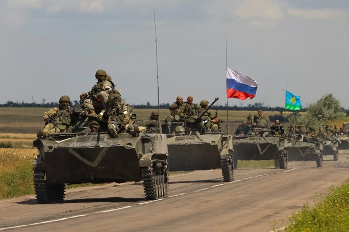 Nga cấp tập đưa quân tới tiền tuyến chặn đà tiến công của Ukraine - 1