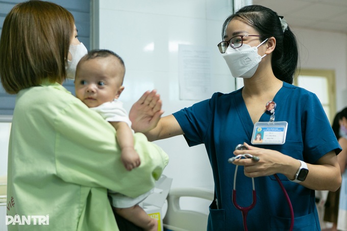 Hỏi đáp adenovirus: Những ai có nguy cơ cao diễn biến nặng? - 1 Hỏi đáp adenovirus: Những ai có nguy cơ cao diễn biến nặng? - 1