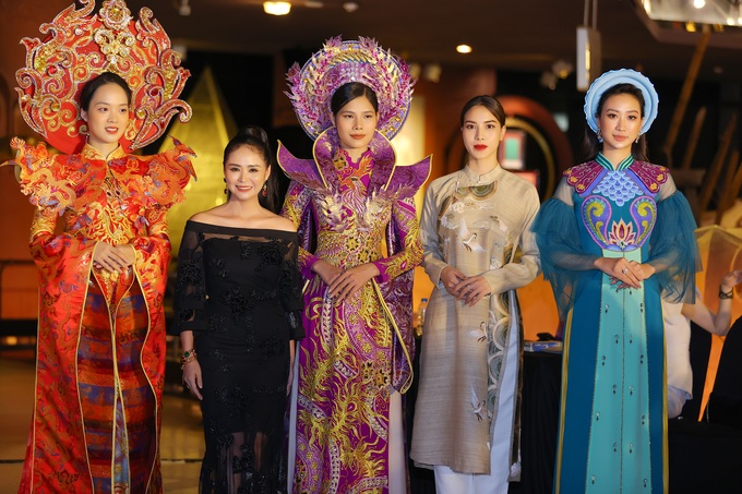 Các nhà thiết kế thời trang đồng hành quảng bá du lịch, di sản Việt Nam