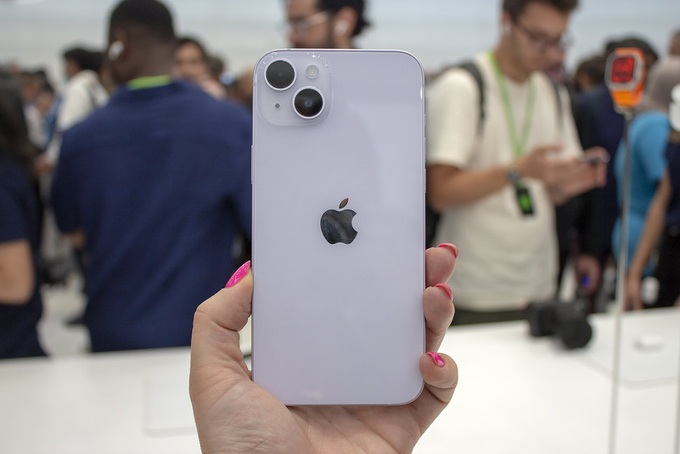 Bất ngờ iPhone 14 Plus mở bán sớm tại Việt Nam - 1