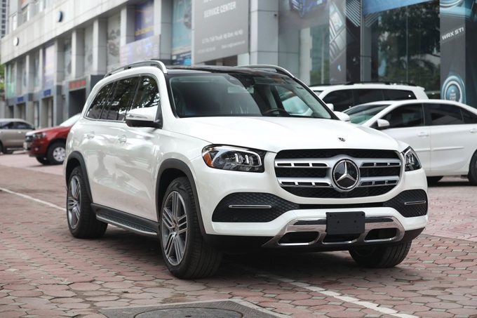 Mercedes GLS chênh giá gần 700 triệu đồng tại đại lý cho các xe giao ngay - 1