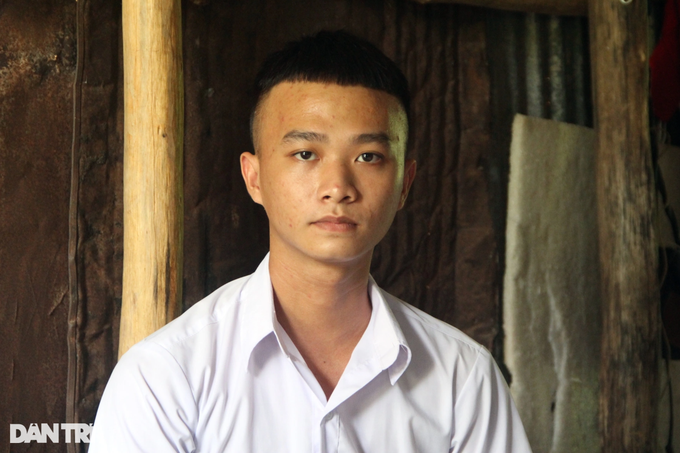 Nam sinh ước mỗi tháng có được thùng mì tôm để bám con chữ - 3 Nam sinh ước mỗi tháng có được thùng mì tôm để bám con chữ - 3