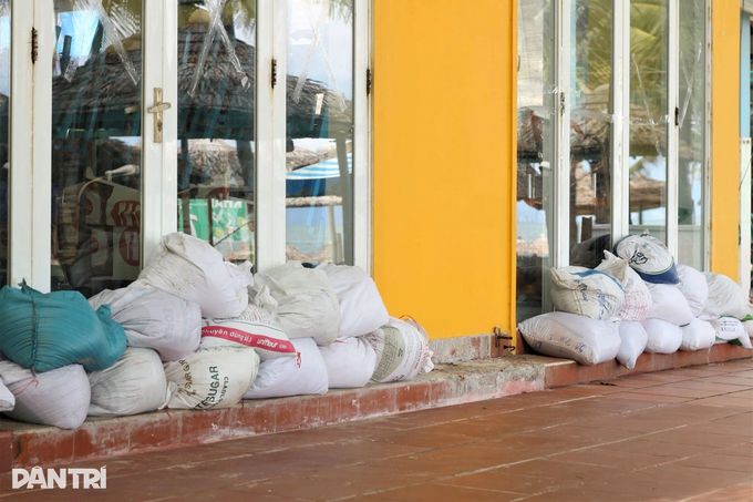 Hội An chằng chống di tích, bảo vệ bờ biển trước siêu bão Noru - 4 Hội An chằng chống di tích, bảo vệ bờ biển trước siêu bão Noru - 4