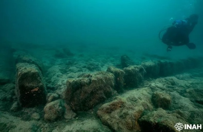 Thành phố ma dưới nước sau nghìn năm mất tích nằm giữa miệng núi lửa - 1