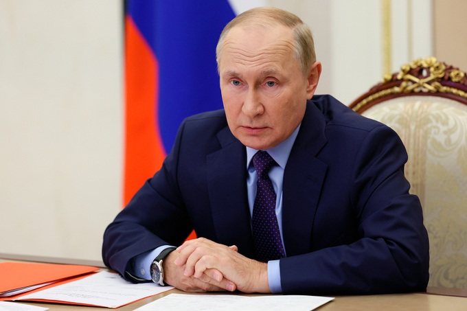 Tổng thống Putin ký lệnh hoãn động viên quân sự với sinh viên