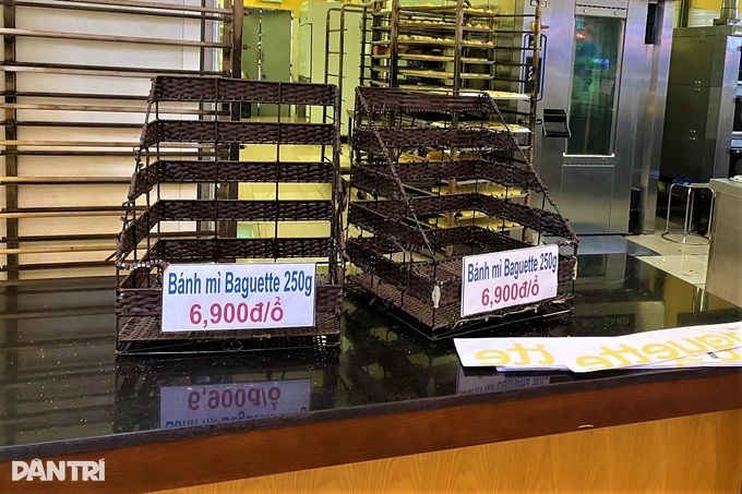Đà Nẵng: Người dân đổ xô đi mua hàng hóa dự trữ trước giờ dừng họp chợ - 3 Đà Nẵng: Người dân đổ xô đi mua hàng hóa dự trữ trước giờ dừng họp chợ - 3
