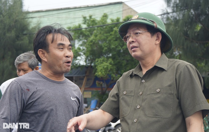 Đà Nẵng: Dừng họp chợ, công nhân viên chức nghỉ làm chống bão - 6 Đà Nẵng: Dừng họp chợ, công nhân viên chức nghỉ làm chống bão - 6