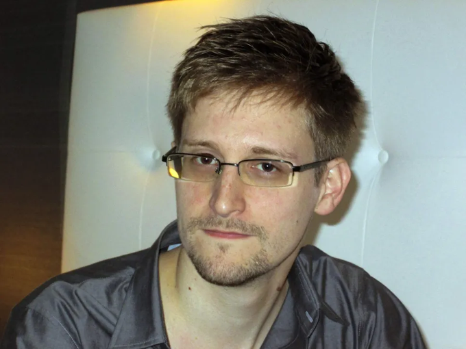 Nga cấp quốc tịch cho kẻ phản bội nước Mỹ Edward Snowden - 1