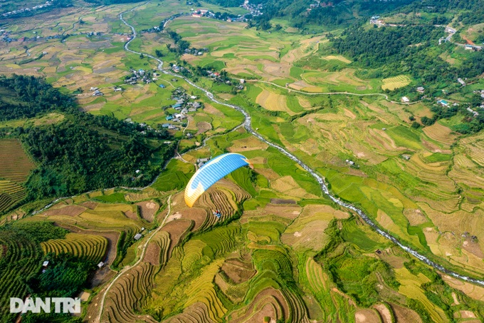 Vượt 2.000km, chi tiền triệu ngắm mùa vàng từ lưng trời Tây Bắc - 5