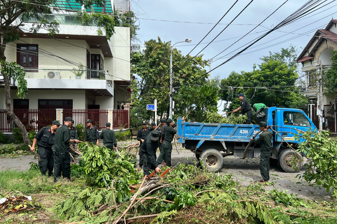 Cảnh sát cơ động, CSGT khắc phục hậu quả sau bão Noru - 1