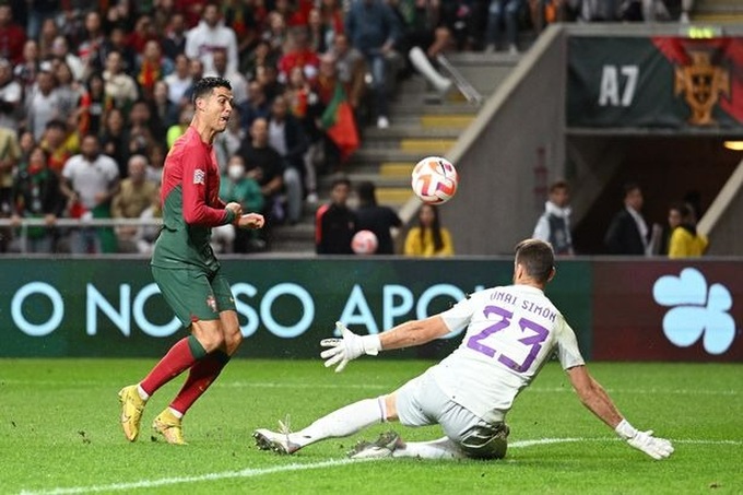 C.Ronaldo có nguy cơ ngồi dự bị ở đại chiến Man Utd - Man City - 1