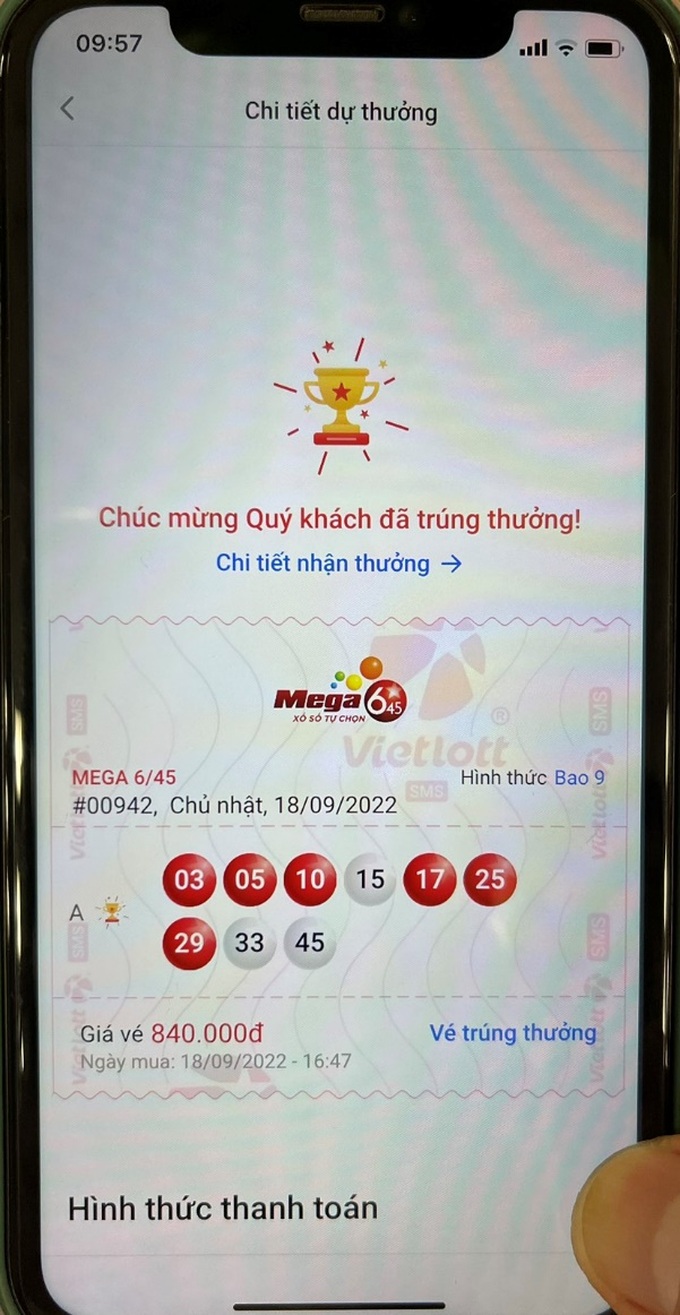 Người đàn ông 35 tuổi trúng giải Jackpot hơn 43 tỷ qua Vietlott SMS