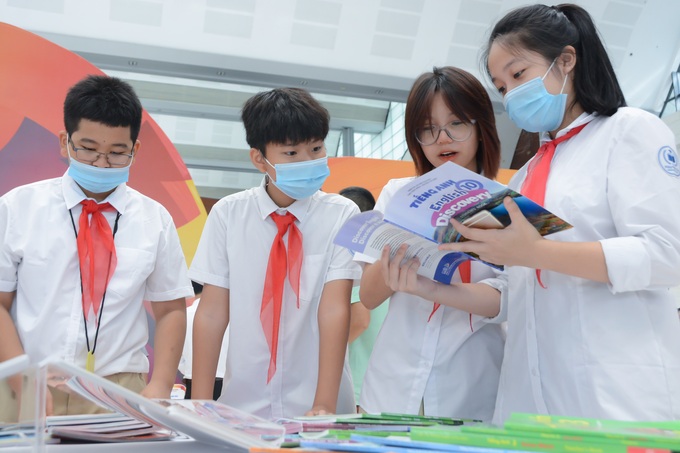 NXB Giáo dục Việt Nam bất ngờ phủ nhận lãi khủng từ sách giáo khoa - 2