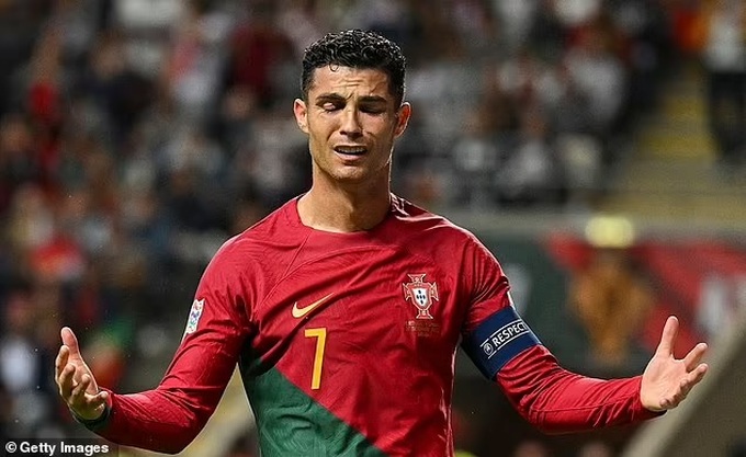 C.Ronaldo được khuyên nên giải nghệ sớm - 1