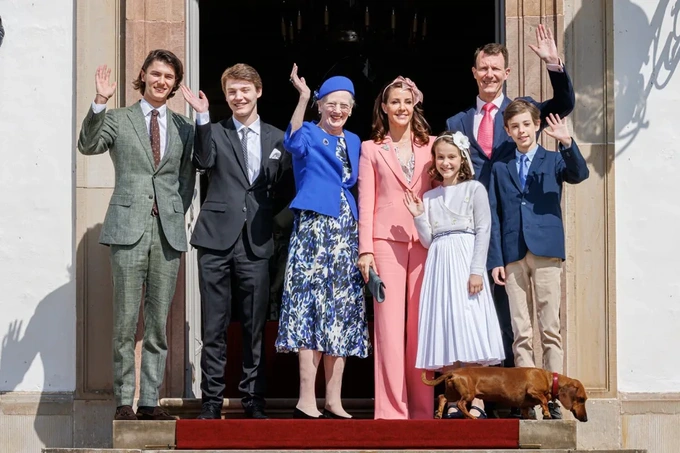 Tranh cãi chuyện Nữ hoàng Đan Mạch tước danh hiệu Hoàng gia của 4 cháu nội - 1