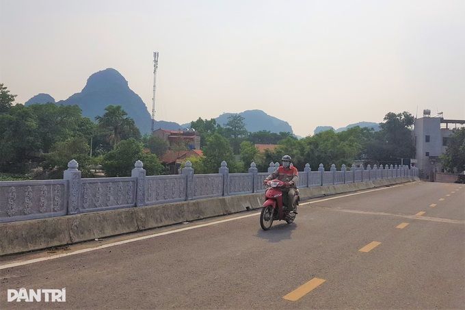 Cầu 19 tỷ đồng thông xe sau 10 năm bị bỏ hoang - 2 Cầu 19 tỷ đồng thông xe sau 10 năm bị bỏ hoang - 2