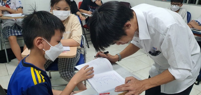 Lớp học đặc biệt của người thầy công nhân - 6 Lớp học đặc biệt của người thầy công nhân - 6