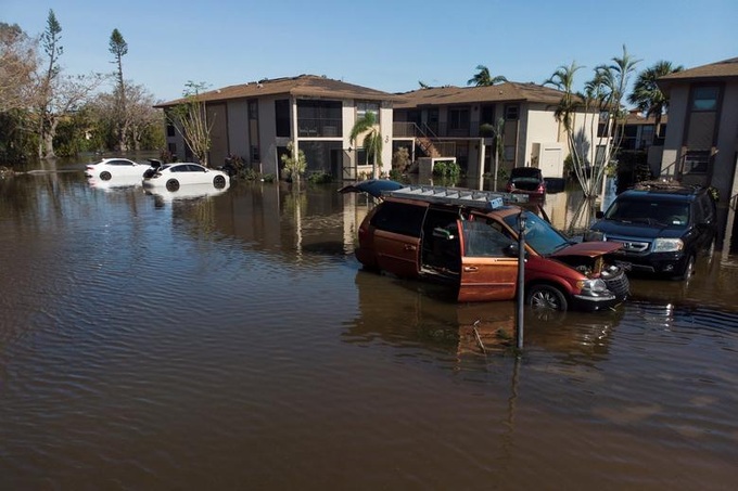 Người Florida chật vật đối mặt với hậu quả sau bão Ian - 14