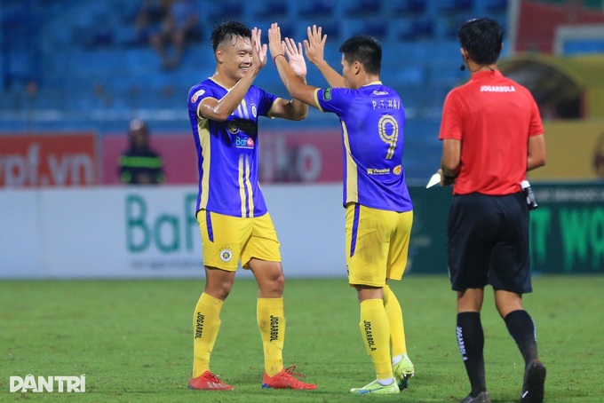 Thắng đậm Bình Dương, CLB Hà Nội củng cố ngôi đầu V-League - 3 Thắng đậm Bình Dương, CLB Hà Nội củng cố ngôi đầu V-League - 3