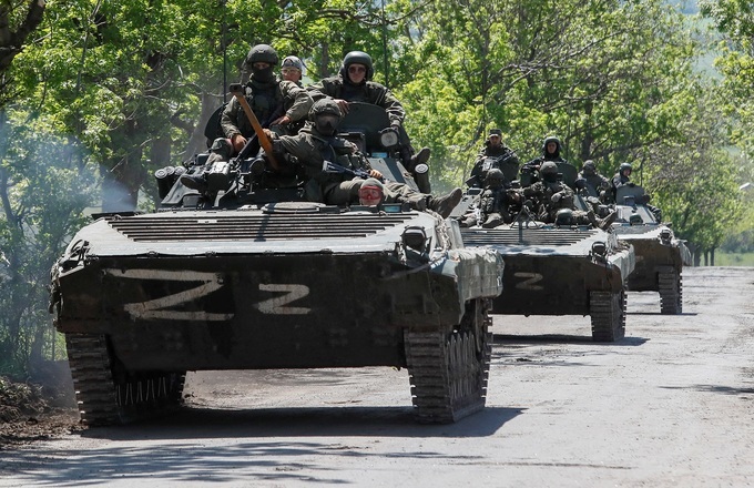 Ukraine rơi vào chảo lửa khi cố xuyên thủng phòng tuyến ở Lugansk - 1