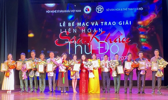 Trao 3 Huy chương Vàng tại bế mạc Liên hoan Sân khấu Thủ đô 2022 - 2 Trao 3 Huy chương Vàng tại bế mạc Liên hoan Sân khấu Thủ đô 2022 - 2