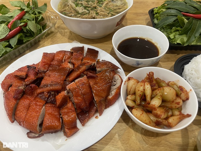 A unique and unique dish of Pi Ba duck, a feat of processing more than 10 hours, just came out in Hanoi - 6