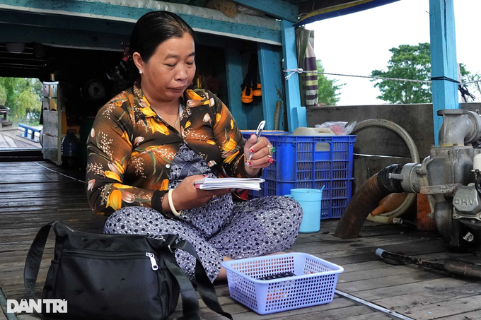 Kỳ lạ phiên chợ lênh đênh giữa đồng, bán đặc sản vạn người mê - 9