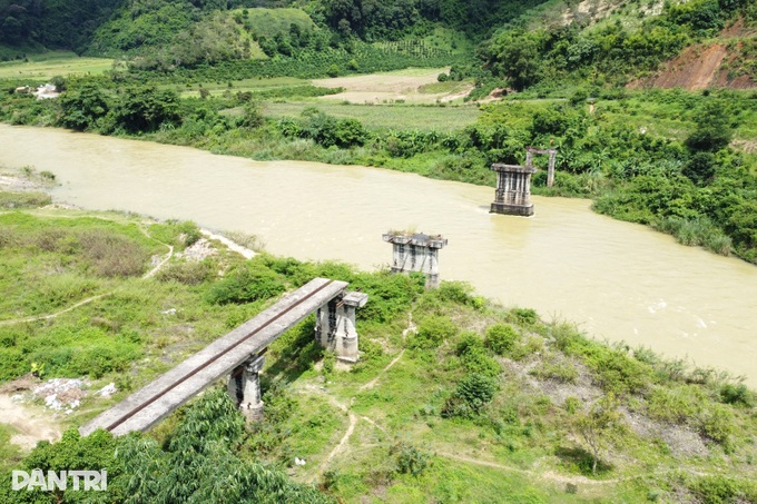 Cây cầu bị lãng quên 23 năm: Hai tỉnh vẫn tranh luận giữ hay bỏ - 5 Cây cầu bị lãng quên 23 năm: Hai tỉnh vẫn tranh luận giữ hay bỏ - 5