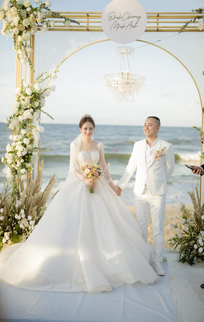 Đám cưới như mơ sau 7 năm yêu nhau của chàng Việt kiều và hot girl xứ Huế - 2