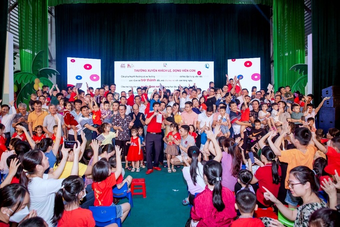 Chương trình Sinh con, sinh cha cùng Xuân Bắc đến Nghệ An - 3 Chương trình Sinh con, sinh cha cùng Xuân Bắc đến Nghệ An - 3