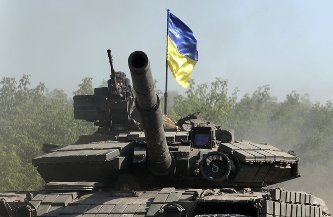 Anh nói Ukraine có thể đã tịch thu 440 xe tăng từ Nga - 1