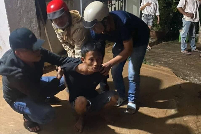 Bắt được nghi can vừa ra tù 3 ngày đã đâm chết người - 4 Bắt được nghi can vừa ra tù 3 ngày đã đâm chết người - 4