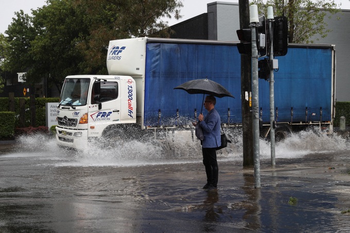 Disturbed life of Sydneysiders in the year of record rain - 2 Disturbed life of Sydneysiders in the year of record rain - 2