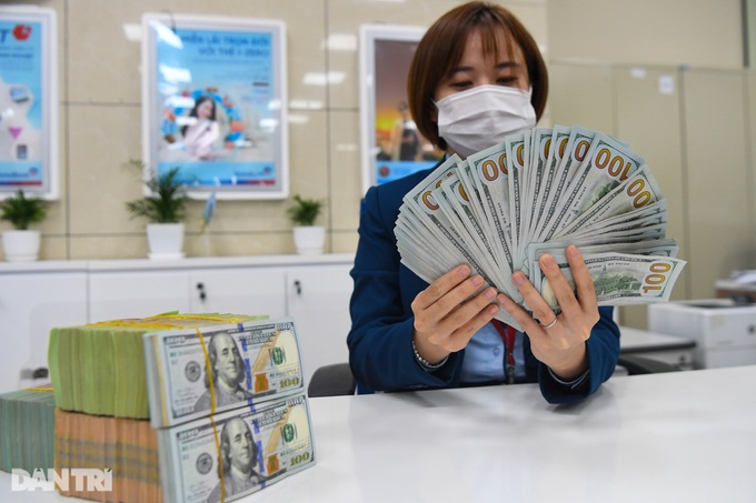 Vàng thế giới giảm mạnh sau tin xấu từ kinh tế Mỹ