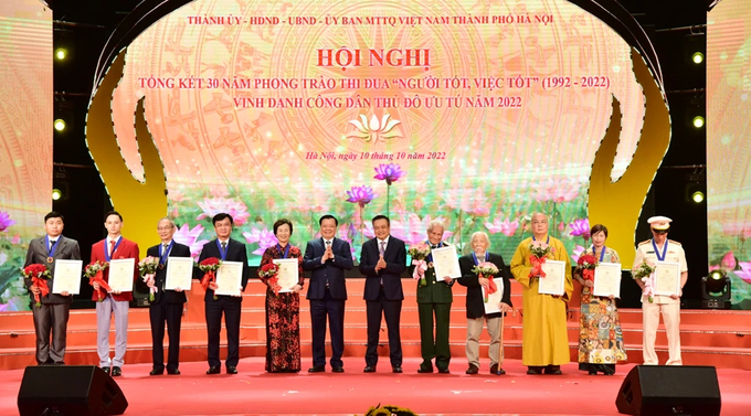 Trung tướng Nguyễn Quốc Thước nhận danh hiệu Công dân Thủ đô ưu tú - 1