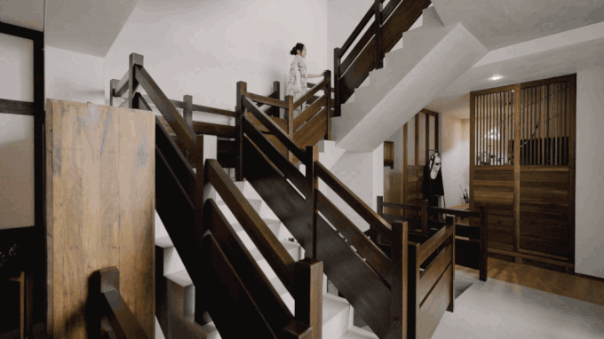 Cuộc sống trốn khói bụi trong căn nhà gỗ của cặp vợ chồng ở Trung Quốc