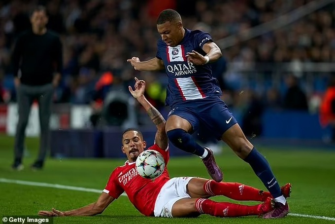 Phản ứng của HLV PSG trước tin Mbappe đòi ra đi - 2