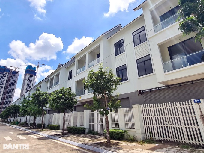 Nhà giàu cũng khóc khi ôm nhiều bất động sản giá trị lớn - 2 Nhà giàu cũng khóc khi ôm nhiều bất động sản giá trị lớn - 2