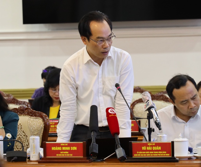 Đại biểu Quốc hội: Vỉa hè nhiều nơi ở trung tâm TPHCM không chấp nhận được - 4 Đại biểu Quốc hội: Vỉa hè nhiều nơi ở trung tâm TPHCM không chấp nhận được - 4