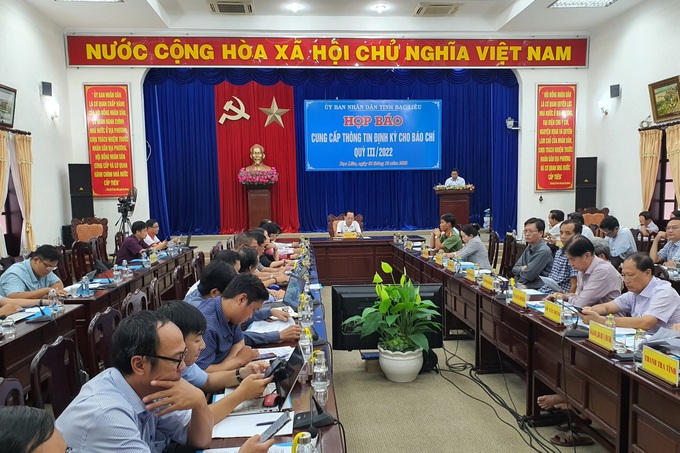 Dự họp không đúng thành phần, xin ý kiến mời ra khỏi phòng - 1 Dự họp không đúng thành phần, xin ý kiến mời ra khỏi phòng - 1