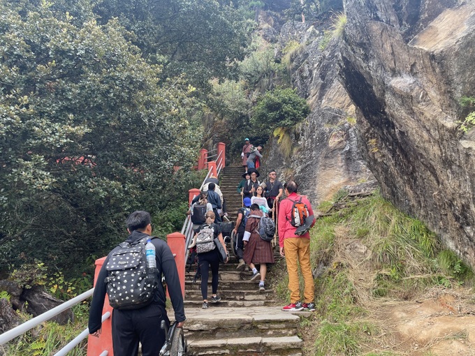 Chinh phục Hang hổ trên vách đá cao hơn 3.000m ở Bhutan - 9