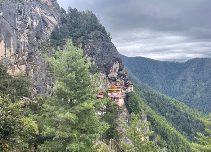 Chinh Việt Hang trên vách đá cao Mai mult de 3.000 m în Bhutan - 5