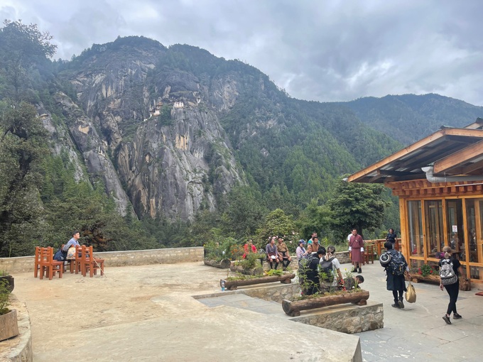Chinh việc Hang hộr trên vách đá cao Peste 3.000 m în Bhutan - 7